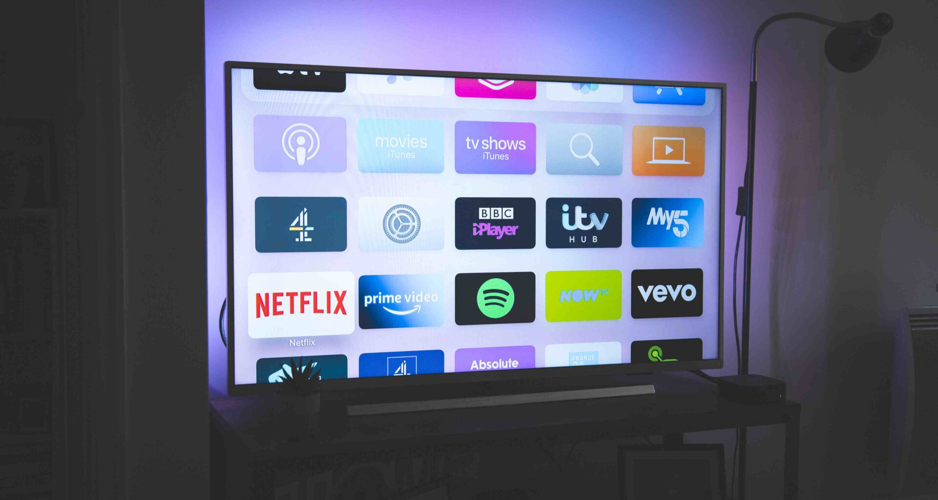 Acquistare una smart tv in sconto nel nuovo volantino elettronica